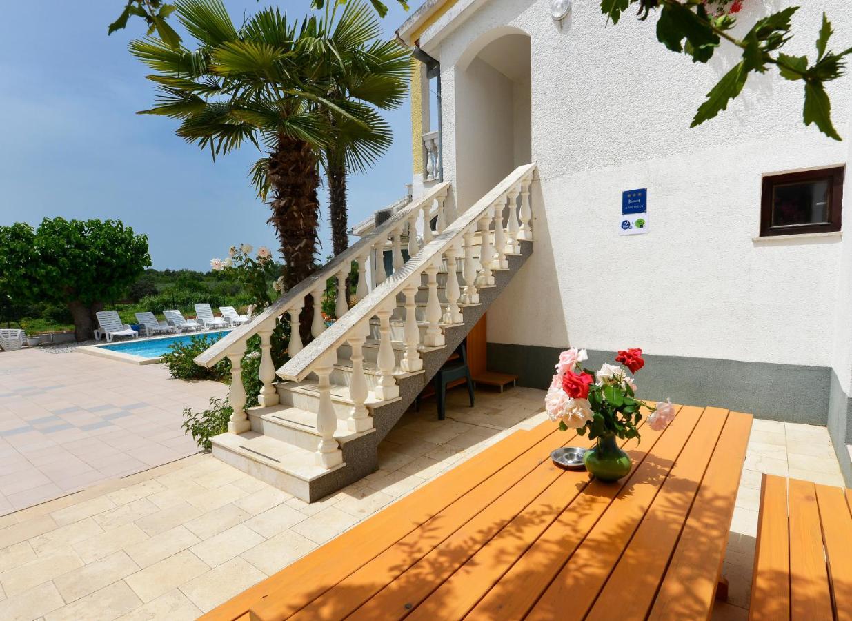 Apartments Ella Пореч Экстерьер фото