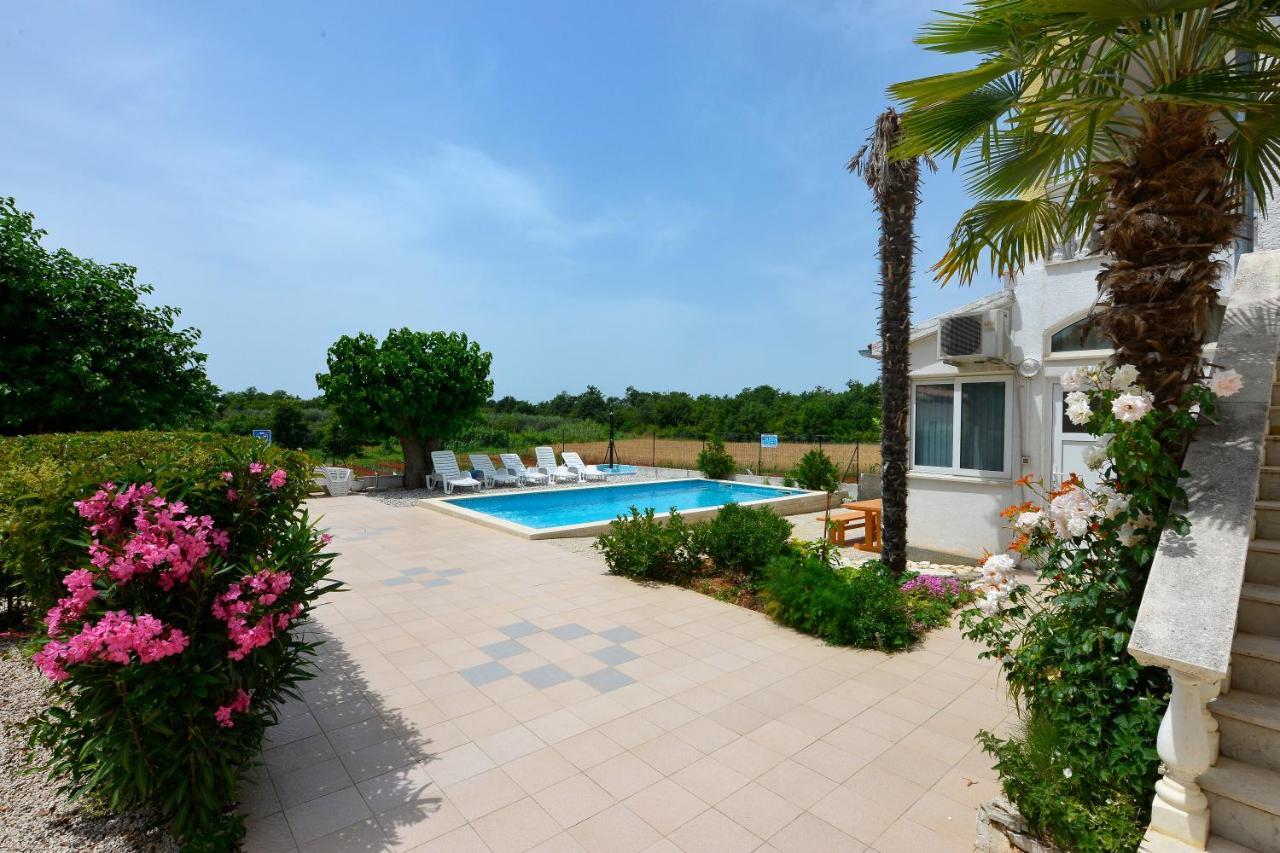 Apartments Ella Пореч Экстерьер фото