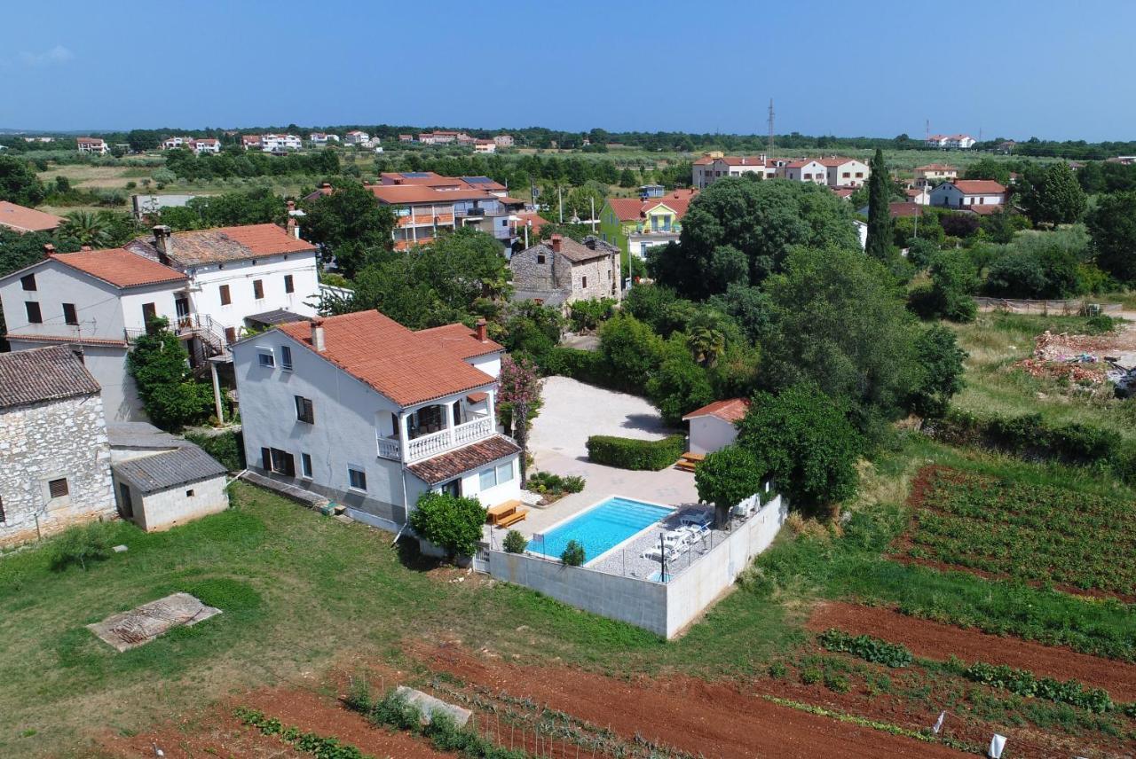 Apartments Ella Пореч Экстерьер фото