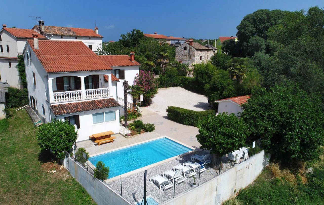 Apartments Ella Пореч Экстерьер фото