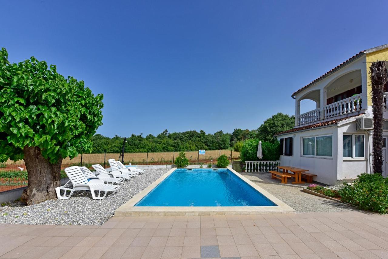 Apartments Ella Пореч Экстерьер фото