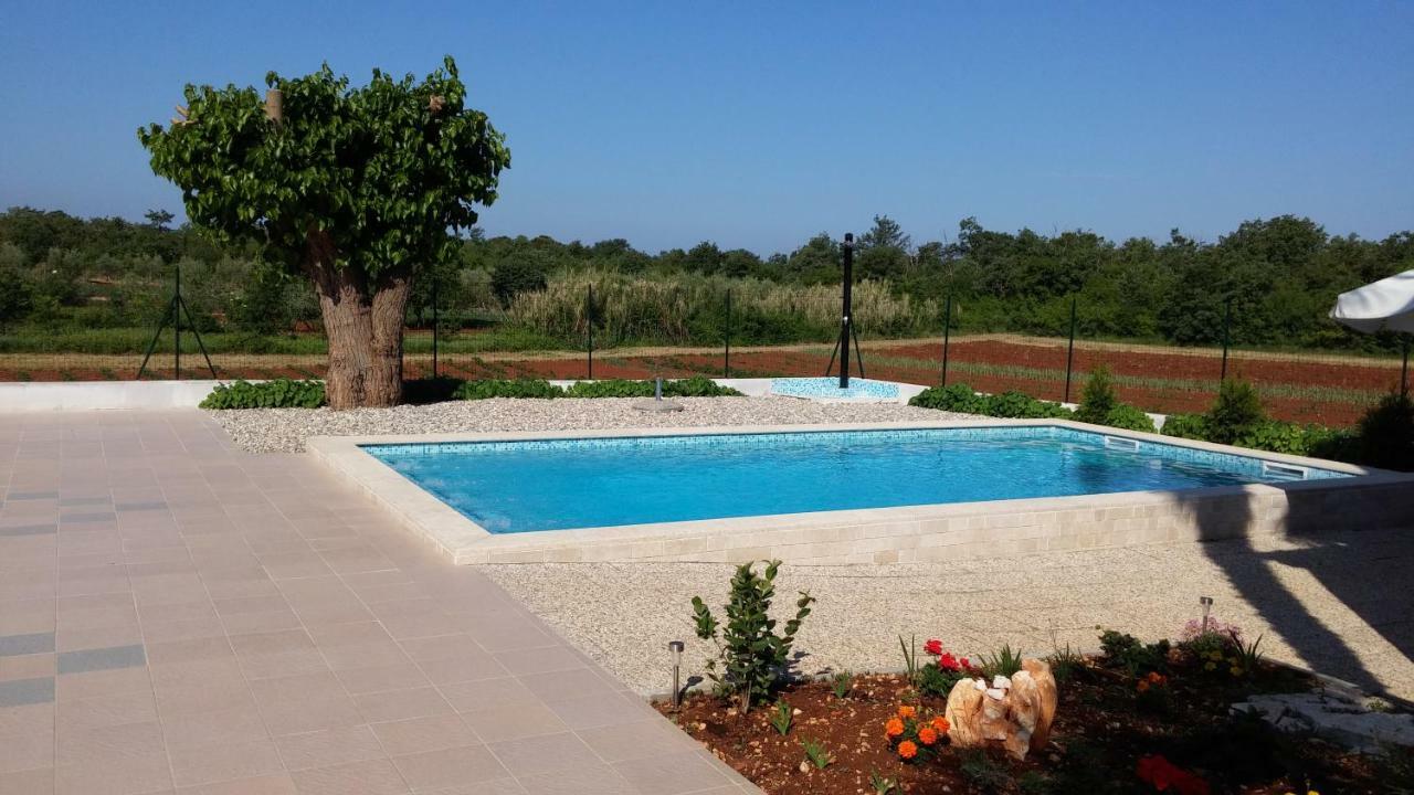 Apartments Ella Пореч Экстерьер фото